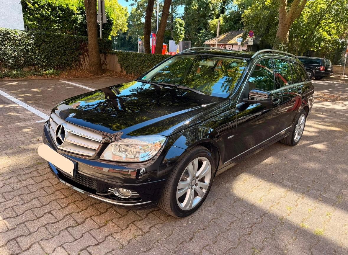 Mercedes-Benz C200 2009 — rear view