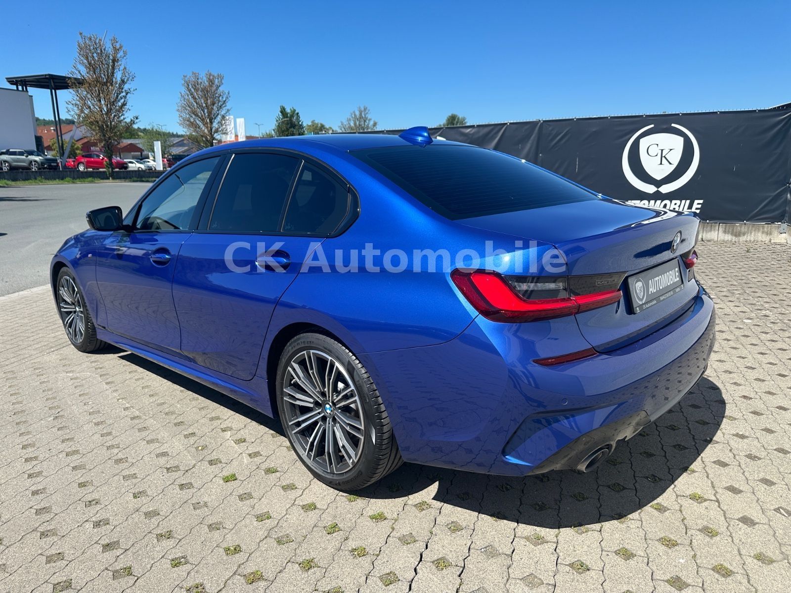 Fahrzeugabbildung BMW 330d Lim. M-Sport /Shadow-Line/Navi/Leder/LED