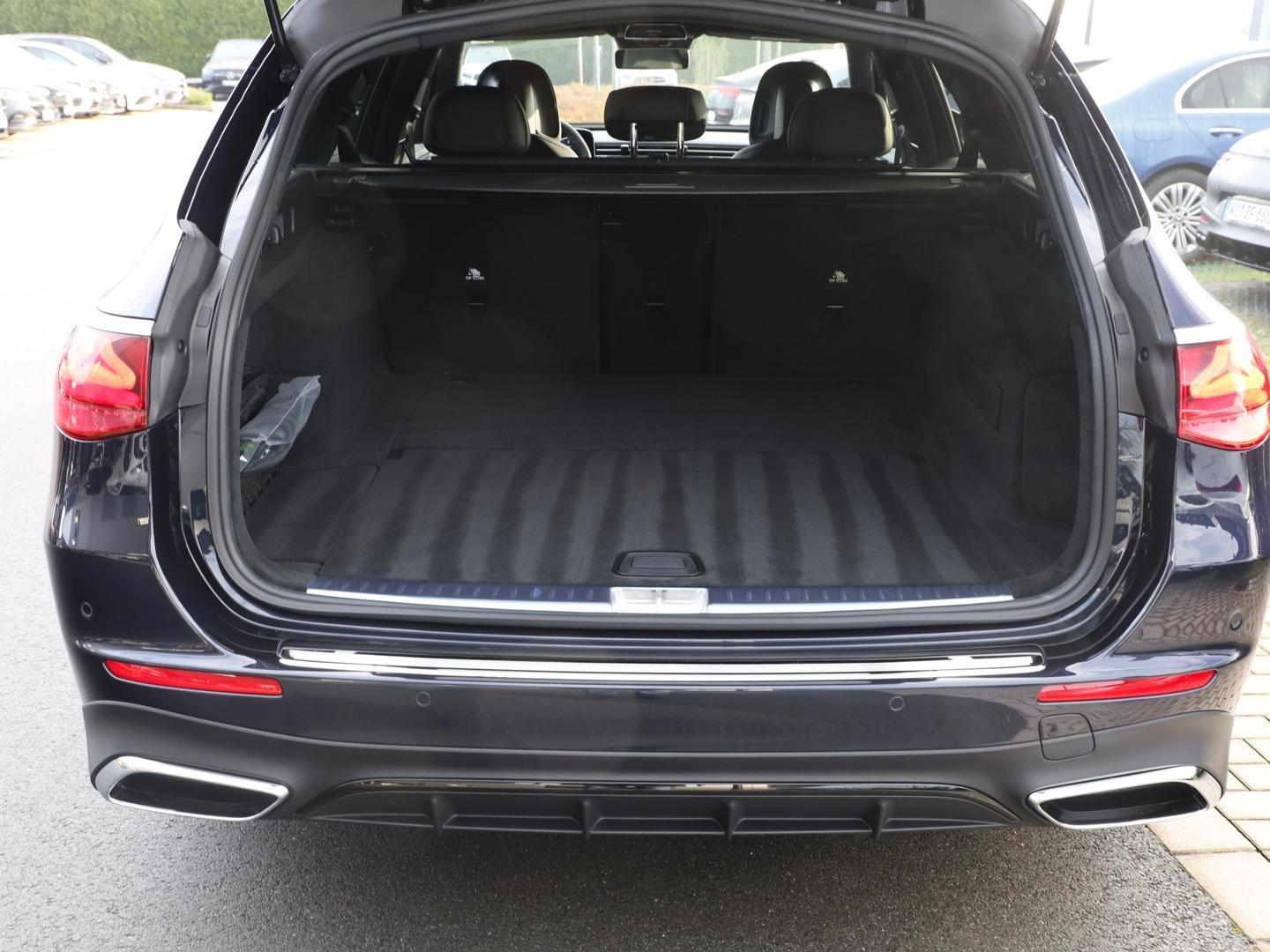 Mercedes-Benz E 220 d T AMG Night Digital-Light Ambiente AHK
