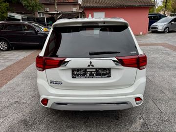 Mitsubishi Outlander - 8
