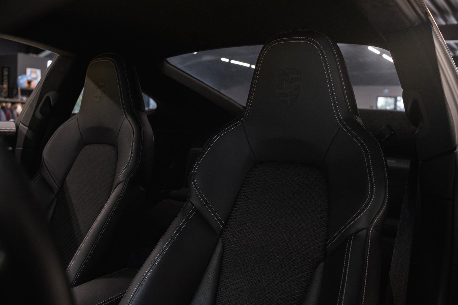 Fahrzeugabbildung Porsche 992/911 GT3 Touring-PCCB-BOSE-Lift-18 Wege Sitze