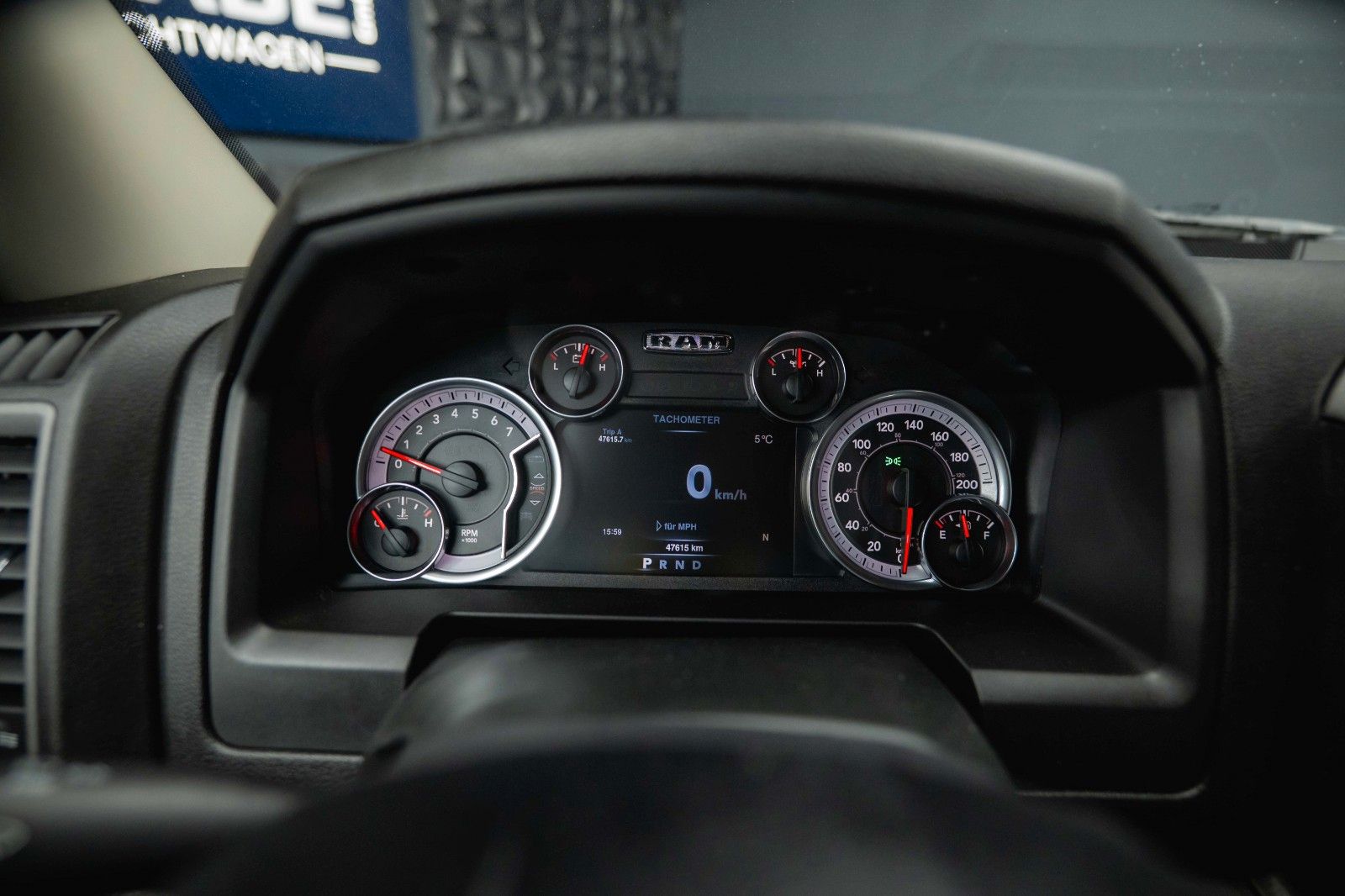 Fahrzeugabbildung Dodge RAM 5.7 V8 HEMI 4x4 OFFROAD Night-Paket *LED*AHK