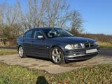 BMW 330i - BMW 330 aus 2001: 330i