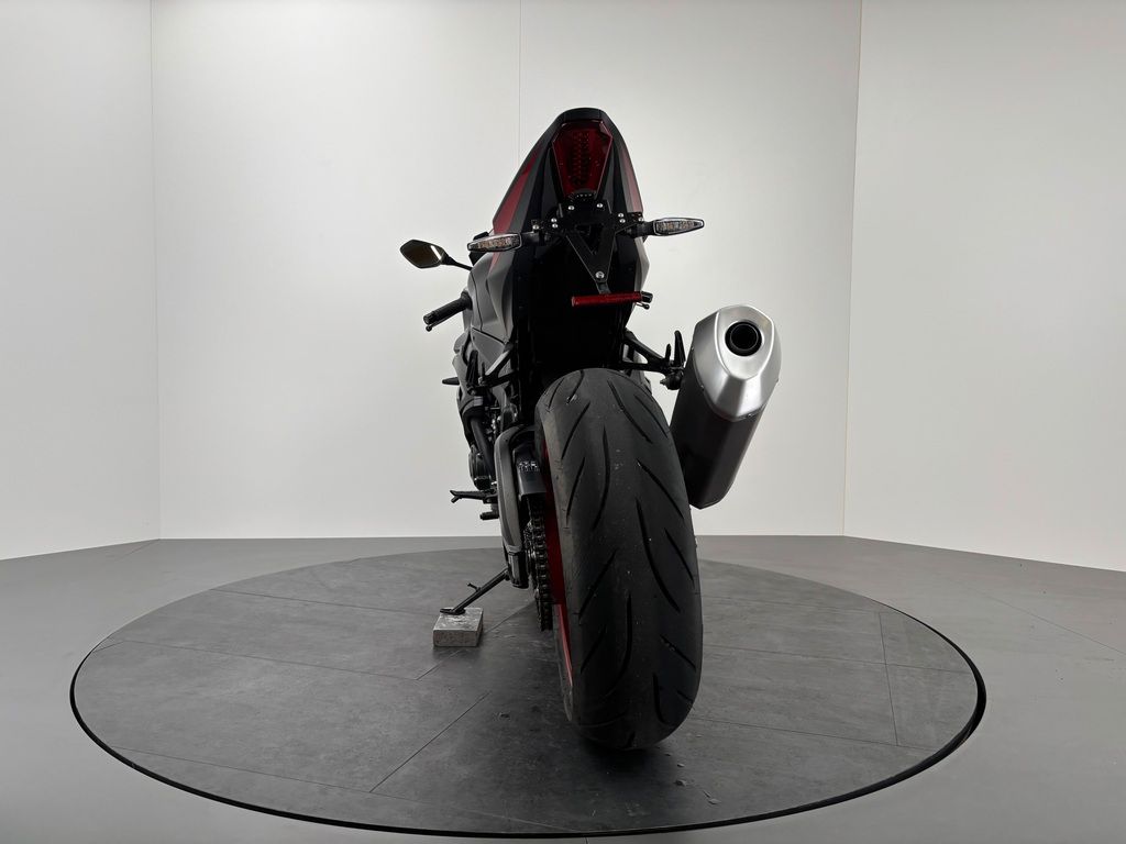 Fahrzeugabbildung Suzuki GSX-R 1000 *TOP-ZUSTAND *WENIG KM