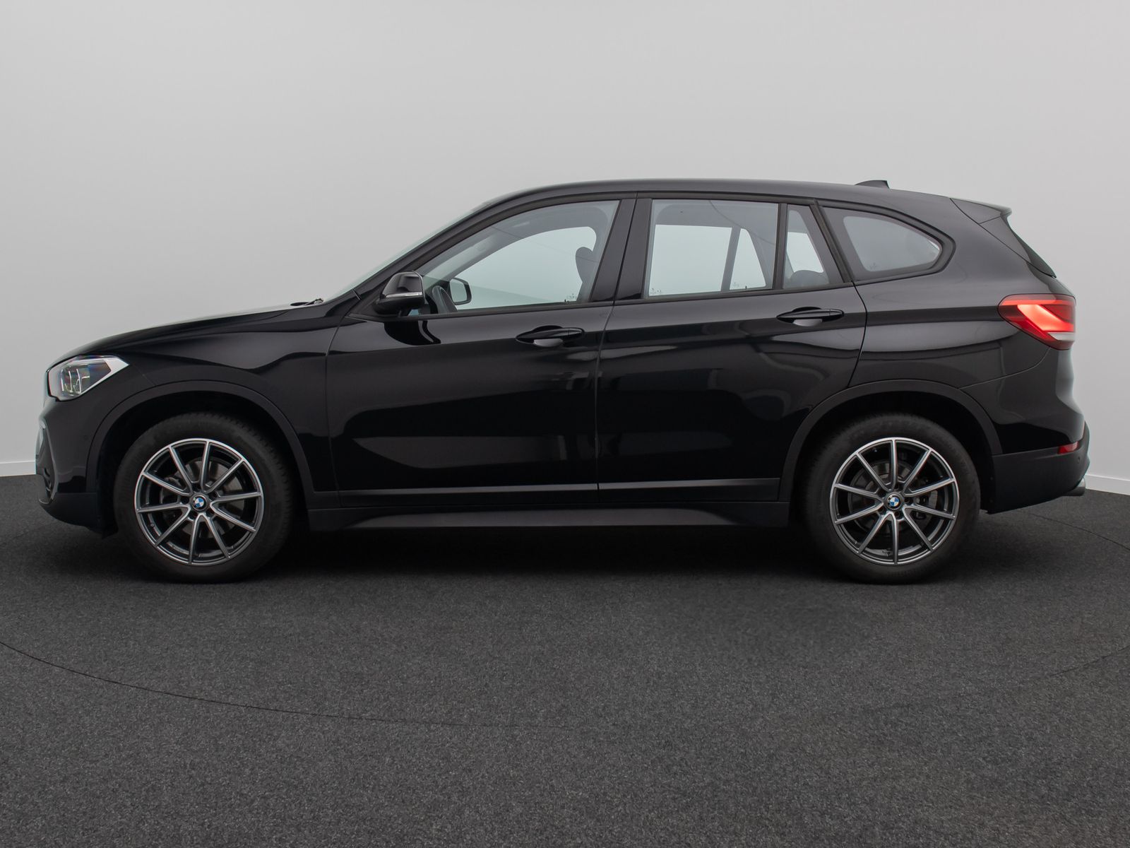 Fahrzeugabbildung BMW X1sD18i DAB HiFi Lenkrhzg DrivAssist Parkassist