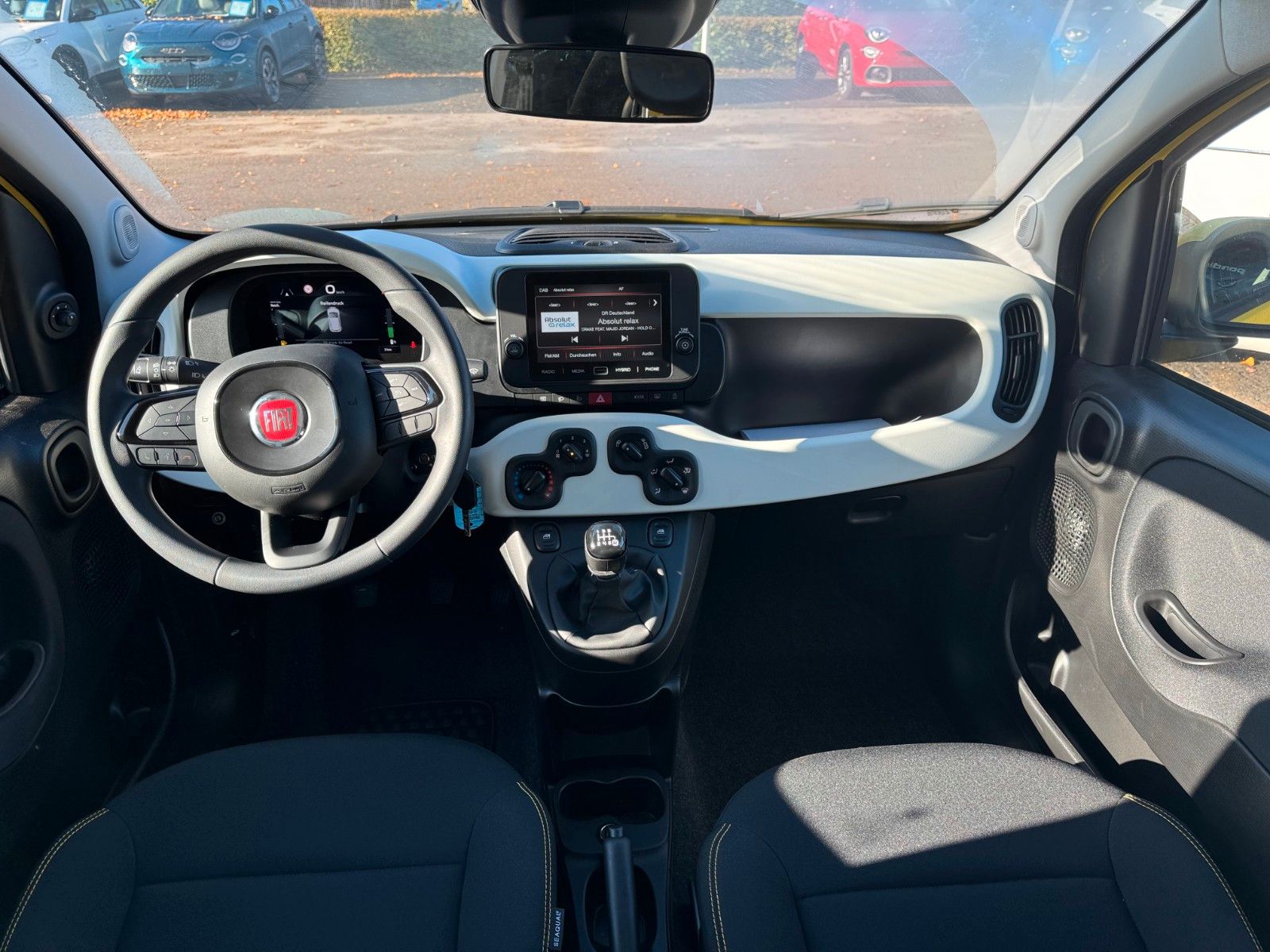 Fahrzeugabbildung Fiat PANDA PANDINA CROSS HYBRID 1.0 GSE PDC CARPLAY