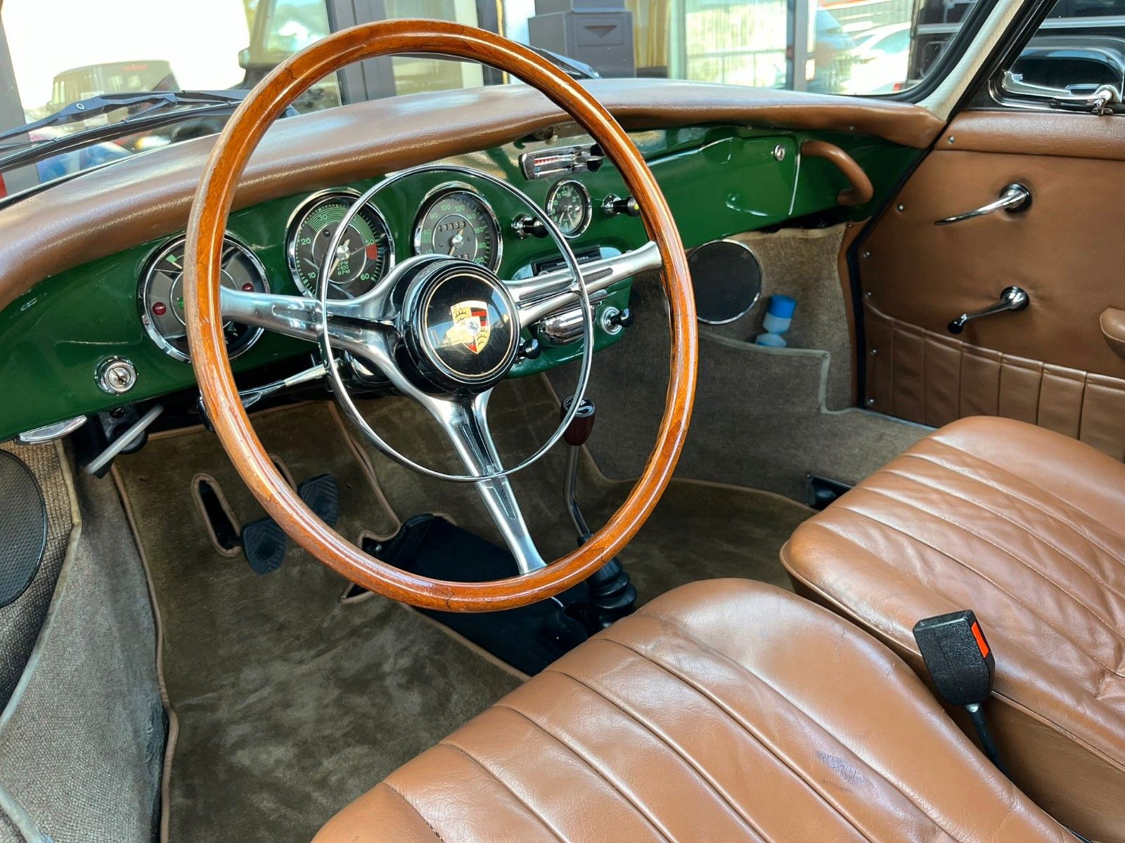 Fahrzeugabbildung Porsche 356 C*2.Hand*elktr. Schiebedach*