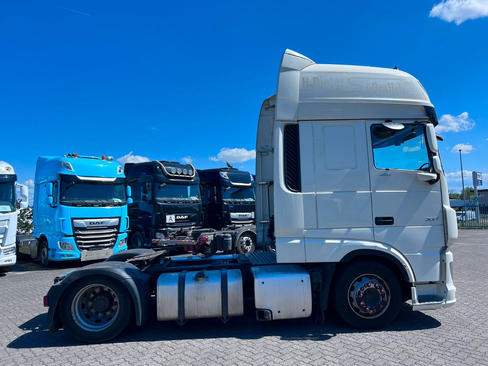 Fahrzeugabbildung DAF Low Deck XF 480 FT, Intarder
