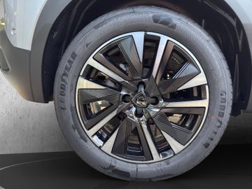 Peugeot 2008 GT Hybrid 145 Kam.+KeyLess+Massage+Navi+SD