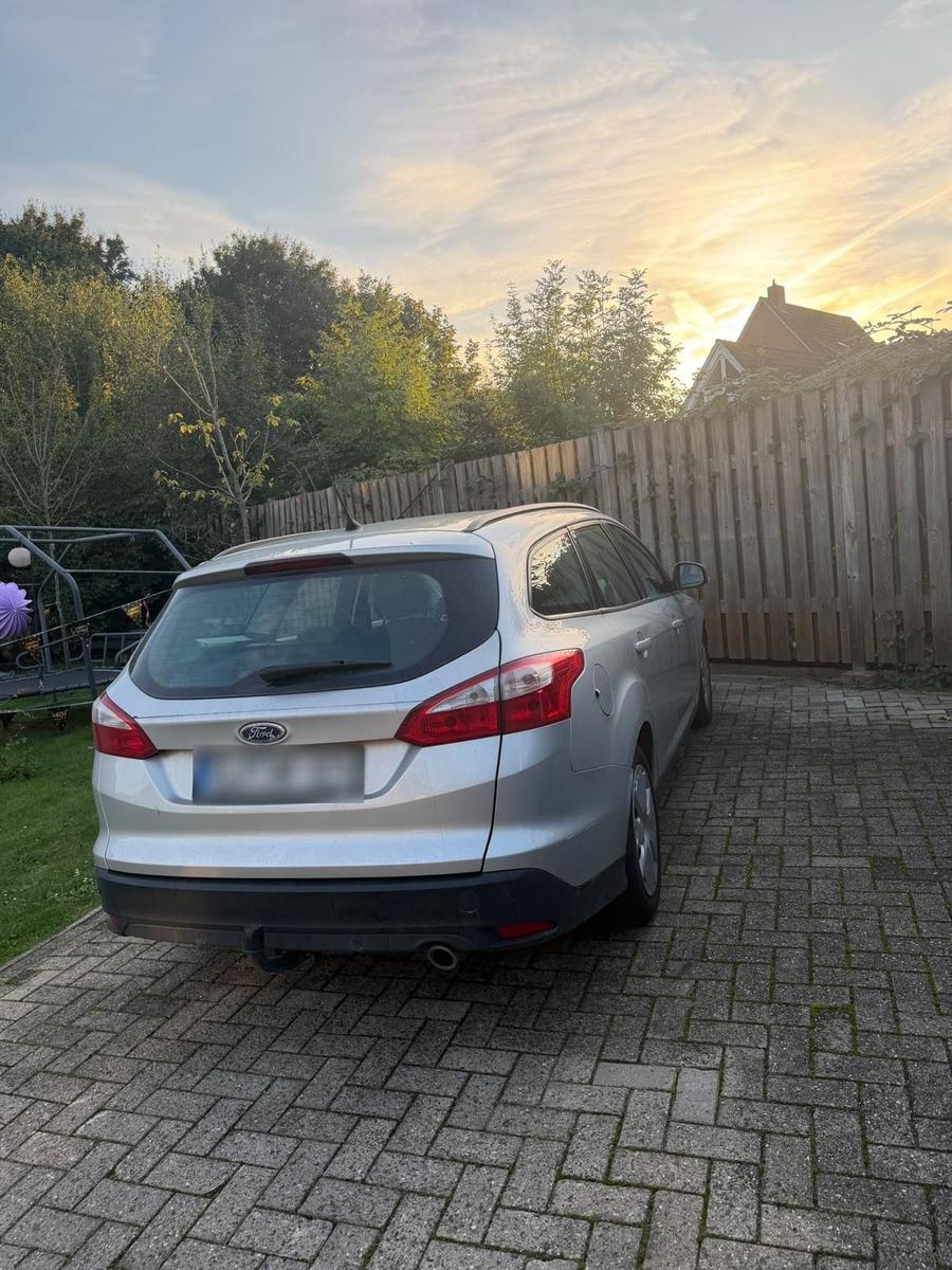 Ford Focus 2014 — rear view
