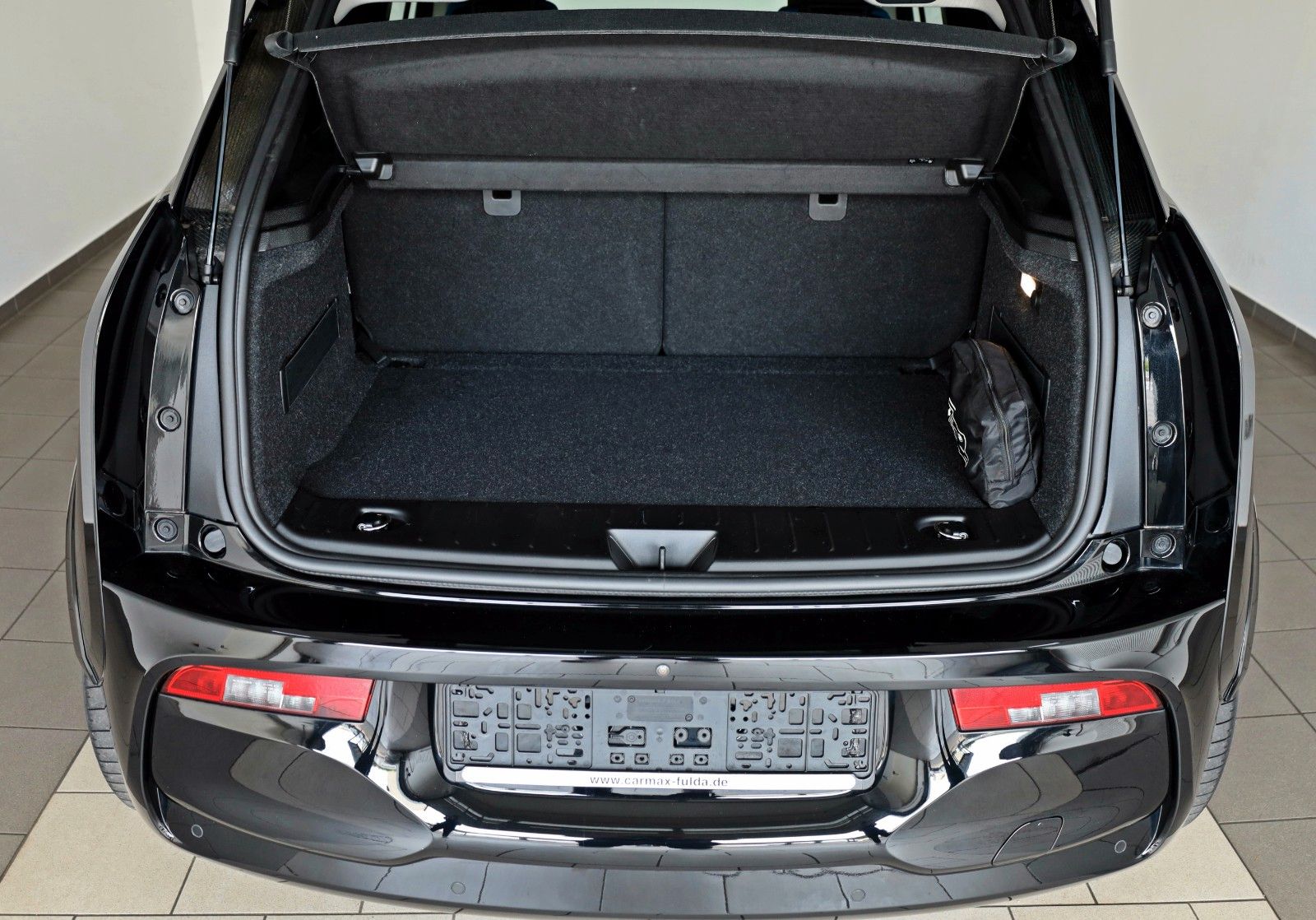 Fahrzeugabbildung BMW i3 s,135kW Business+Comfort,SD,Kamera,ACC,H&K,WR