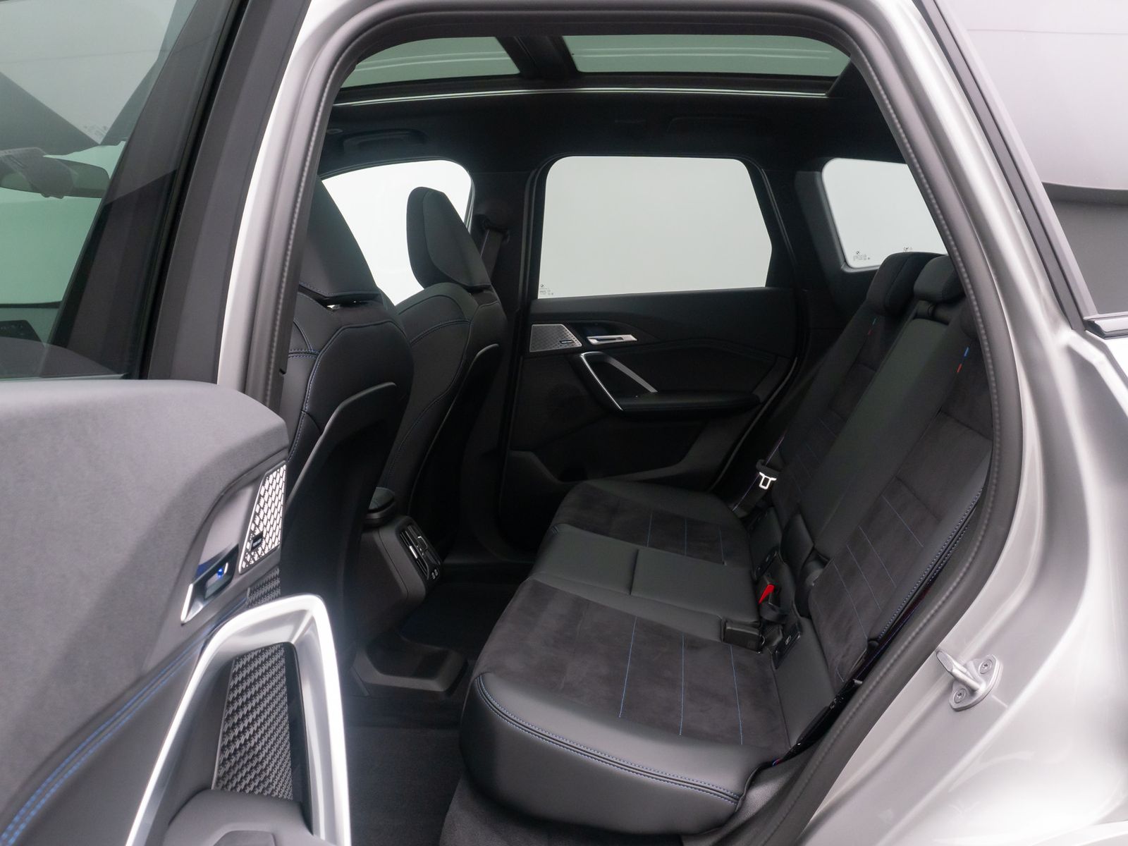 Fahrzeugabbildung BMW X1 xD30e MSport 360&deg;H/K Panorama AHK HUD DAB 19"