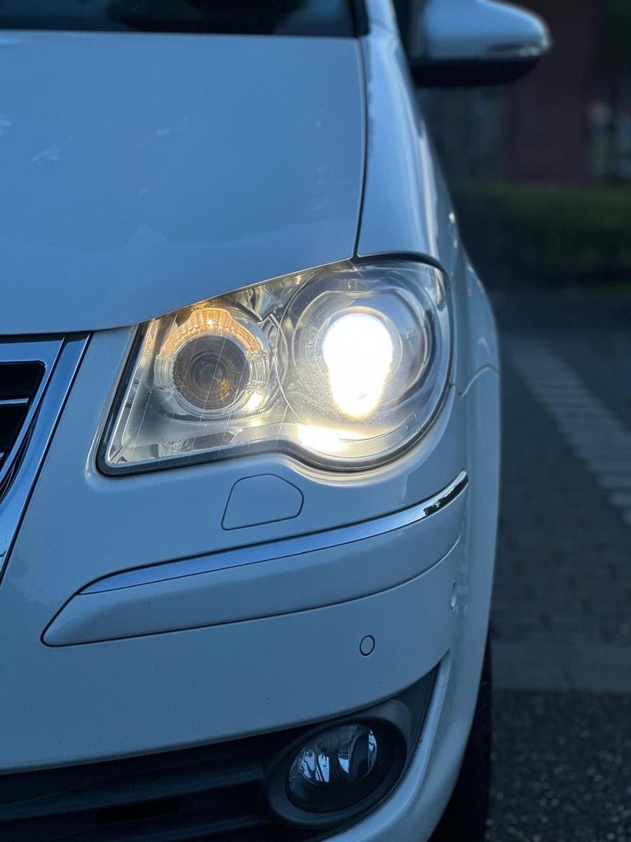 Volkswagen Touran 2009 — photo 8