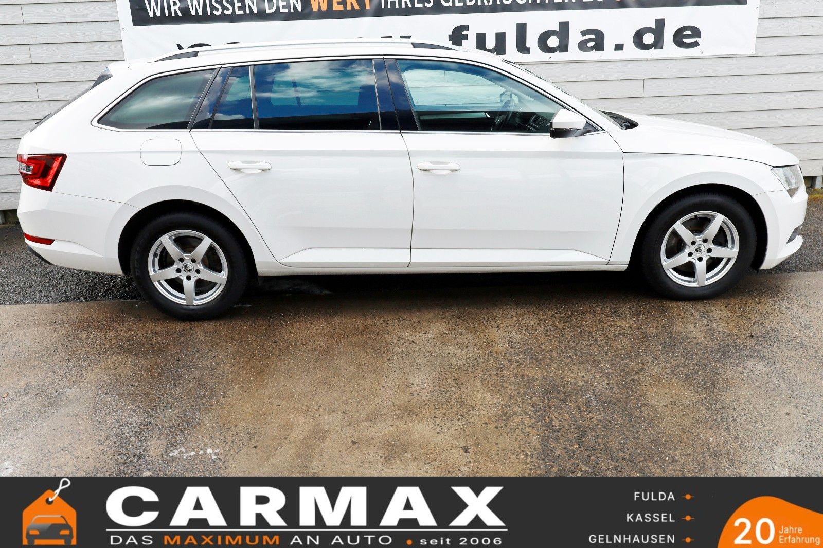 Fahrzeugabbildung SKODA Superb Combi Ambition Navi,Bi-Xenon,Kamera,SR+WR