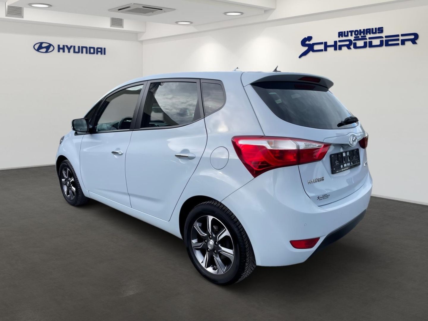 Fahrzeugabbildung Hyundai ix20 1.6 Space Plus Allwetter Navigation Kamera