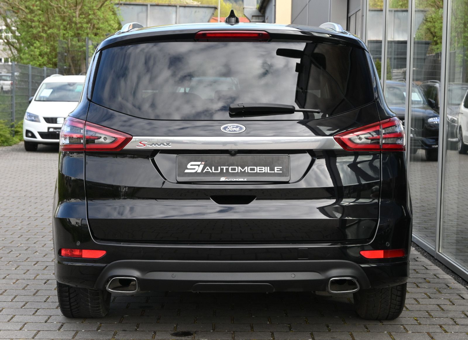 Fahrzeugabbildung Ford S-Max 2.0 d 140kW 4x4 Titanium °ACC°AHK°2xKAMERA