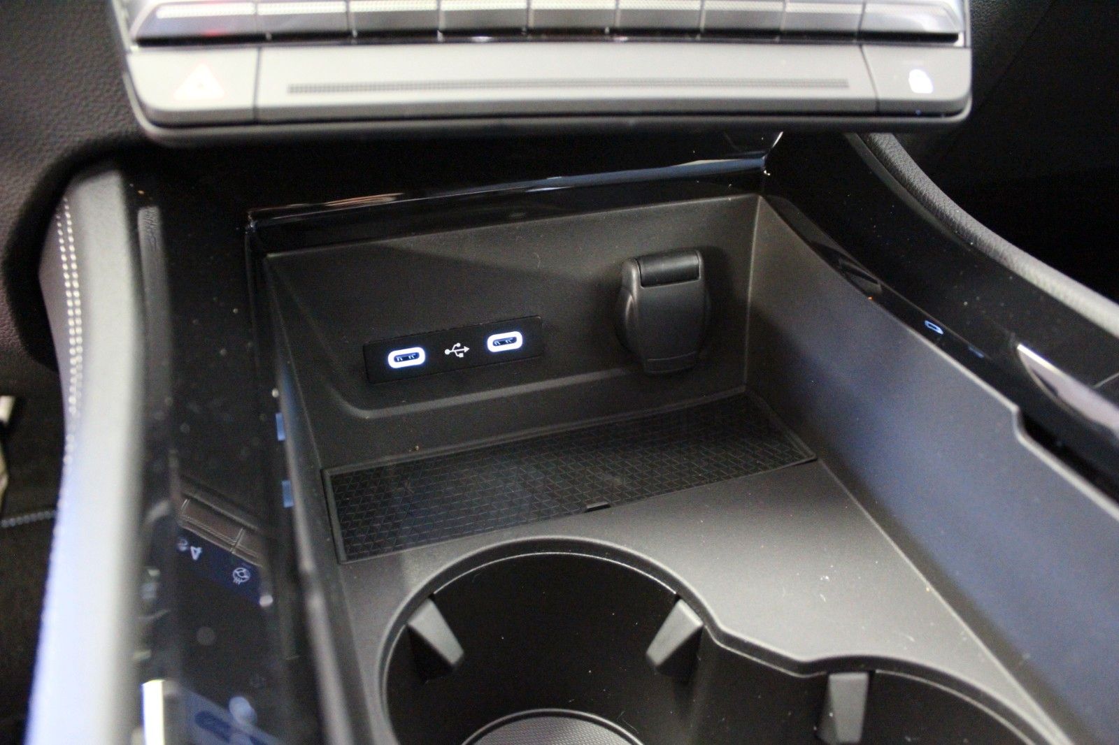 Fahrzeugabbildung Renault Austral Mild Hybrid 160 Techno *Allwetterreifen*