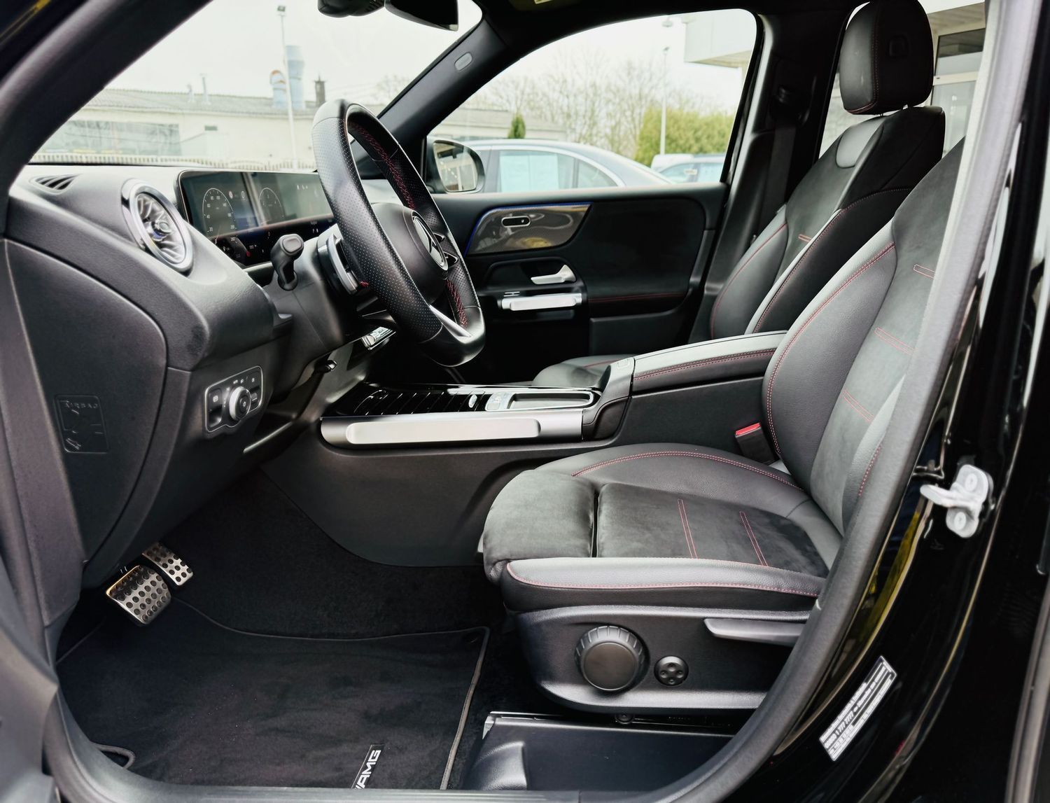 Fahrzeugabbildung Mercedes-Benz GLB 200 d AMG - Distronic, AHK, LED, EDW, RFK, K