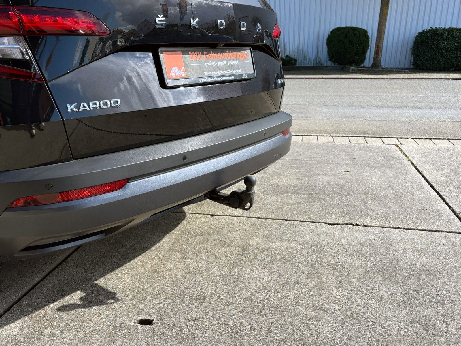 Fahrzeugabbildung SKODA Karoq 2.0TDI DSG 4x4 CLEVER LED ACC KAM AHK SHZ