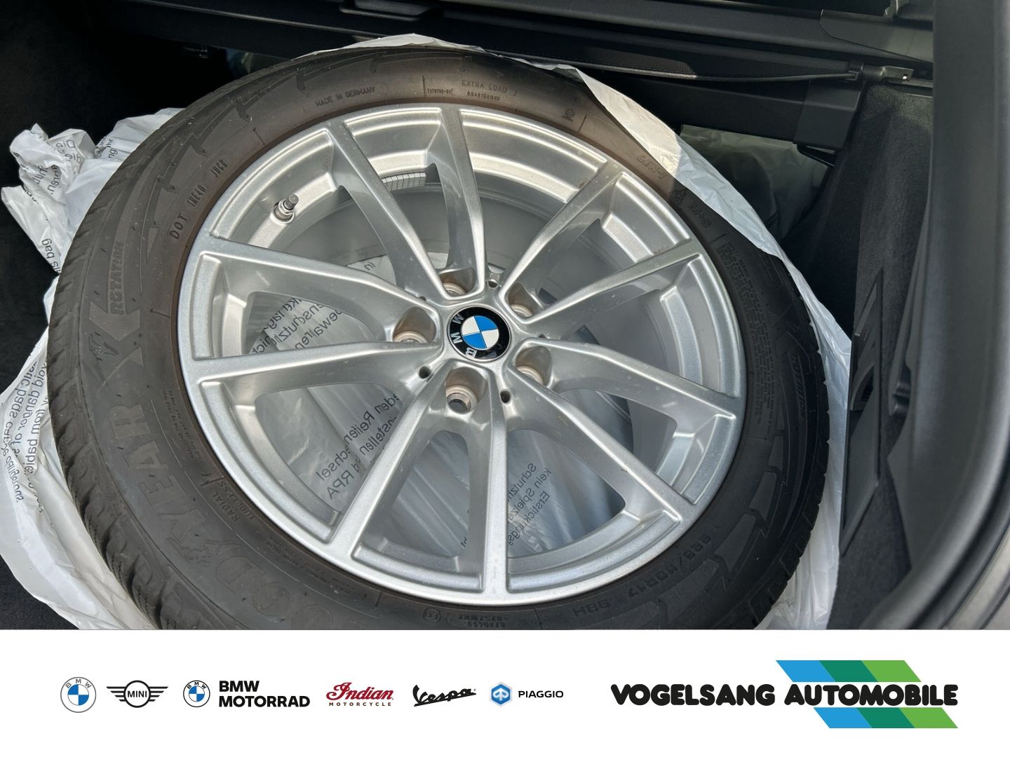 Fahrzeugabbildung BMW 330 d xDriveTouring,M Sport,HeadUp,RFK,HIFI,Live