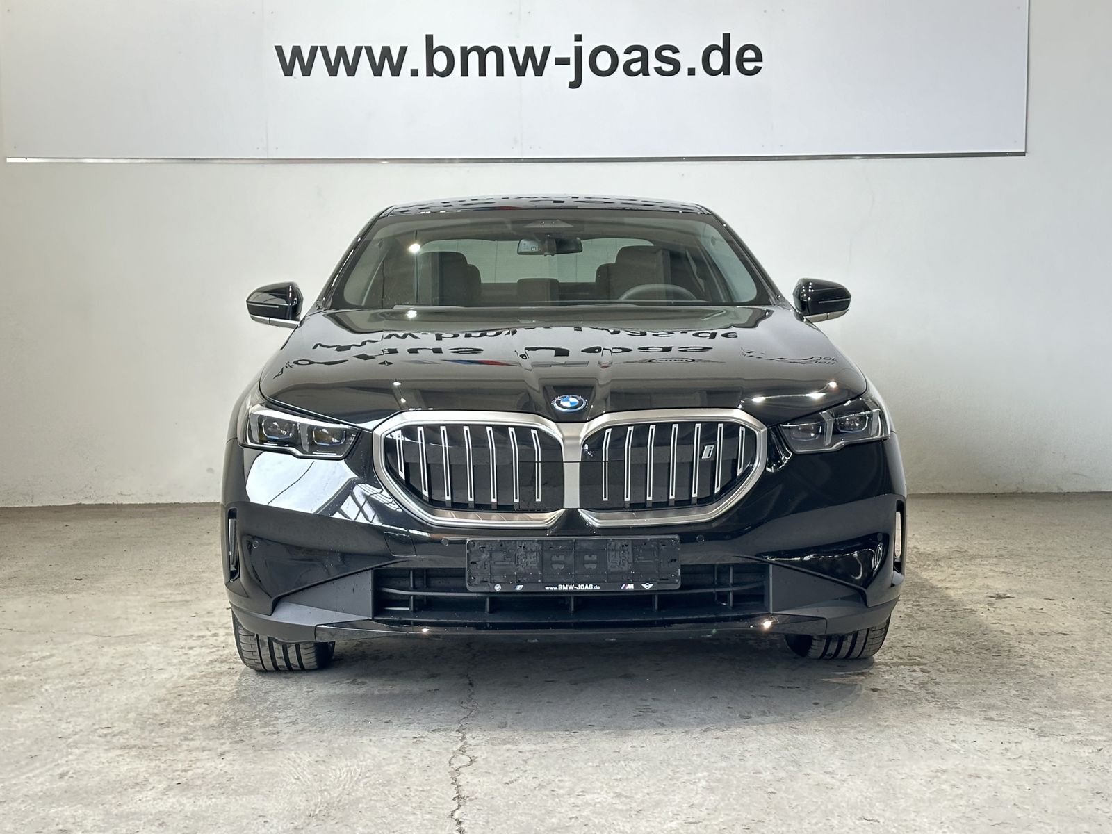 Fahrzeugabbildung BMW i5 xDrive40 Anhängerkupplung, aktive Sitzbelüftu