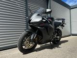 Honda CBR600RR / MODELL 2025 / NUR 995 KM !!