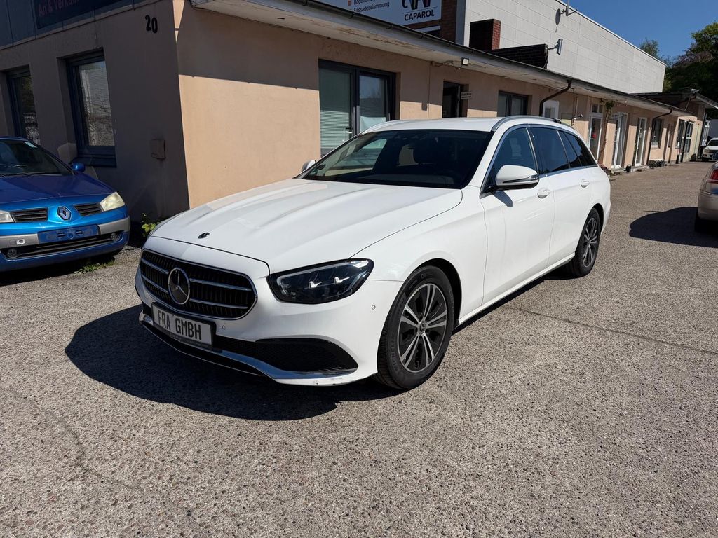 Image of Mercedes-Benz E 220