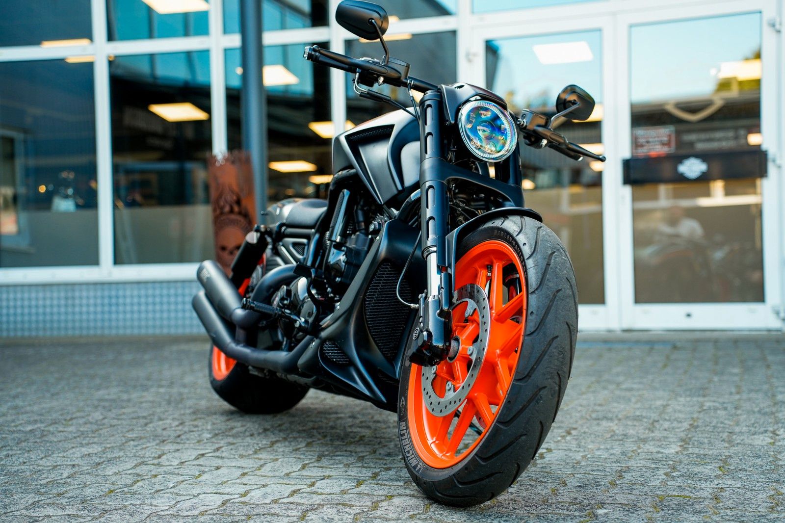Fahrzeugabbildung Harley-Davidson VRSDCX Night Rod Special - BBC Dragbar AIRRIDE