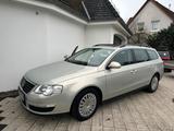 Volkswagen Passat Kombi, AHK, Schiebedach, Omas Auto,... - gebrauchte VW Passat aus dem Jahr 2009