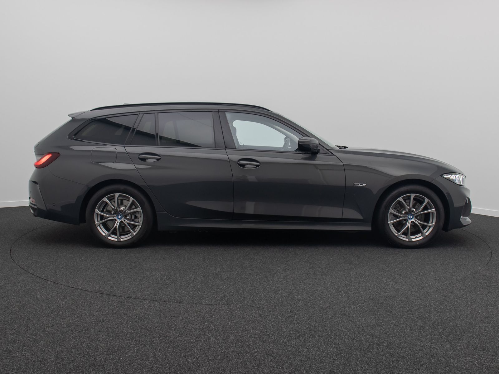 Fahrzeugabbildung BMW 330e Individual DAB HiFi Kamera Komfort Sport