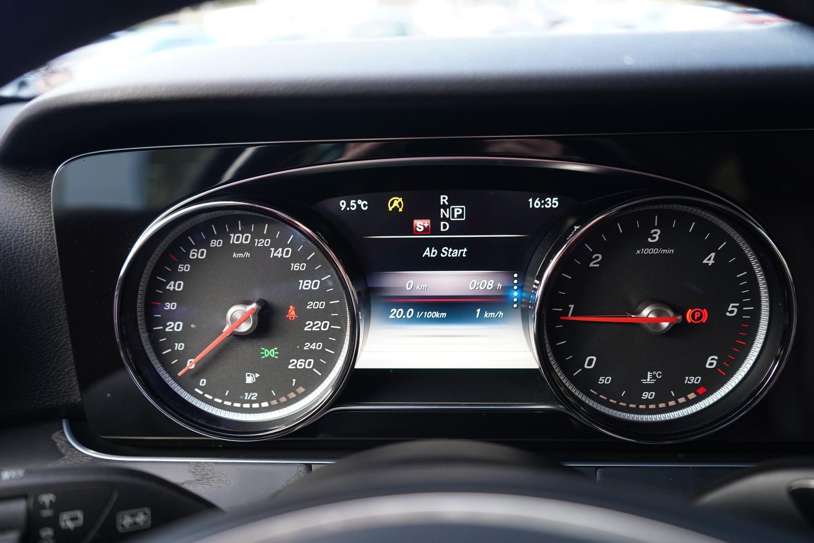 Mercedes-Benz E220 dT-Modell Avantgarde Klimaaut. Navi LED AHK