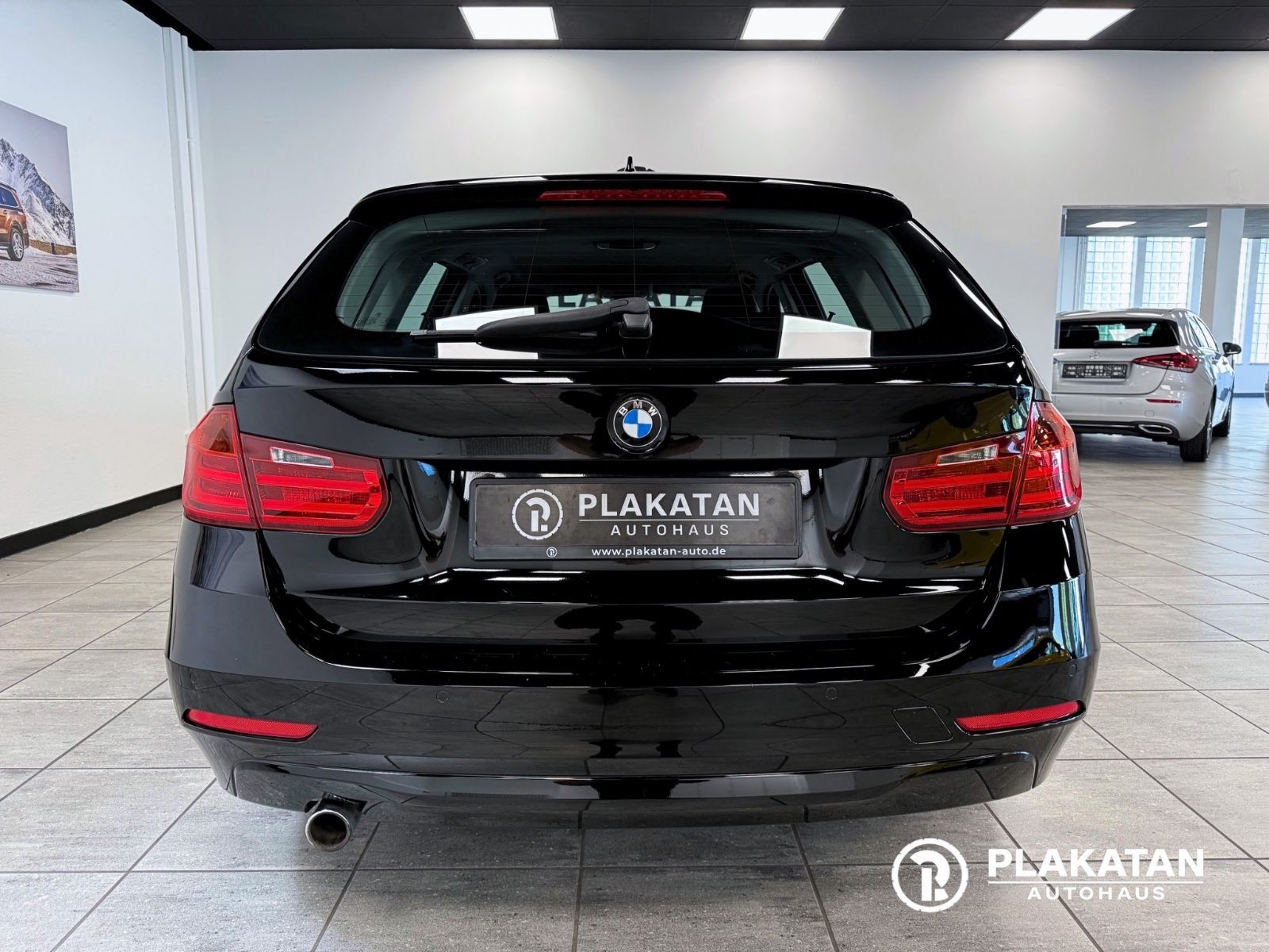 Fahrzeugabbildung BMW 318d Touring Leder Navi Bi-Xenon