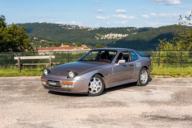 Porsche 944