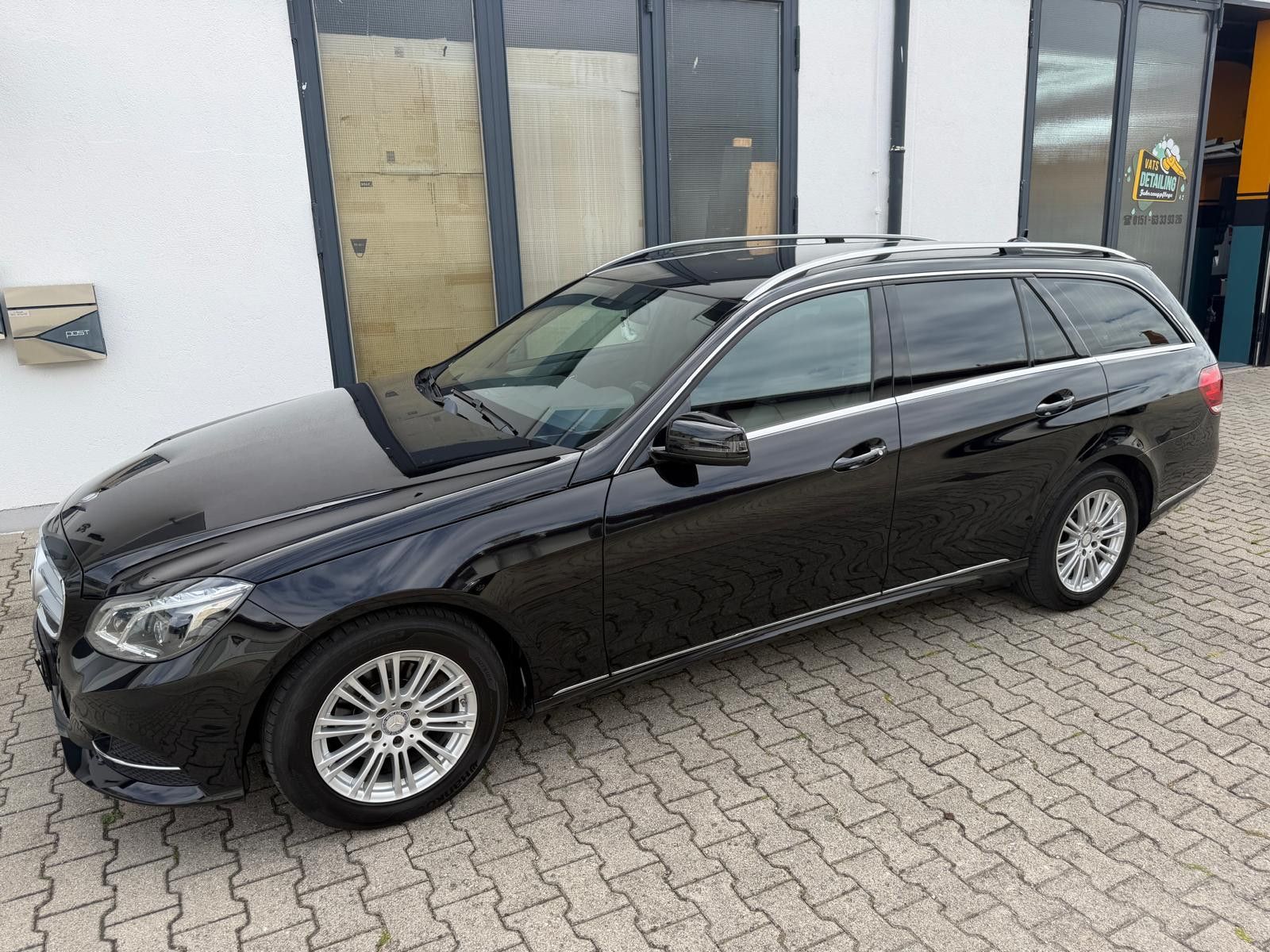 Mercedes E 220 - 1
