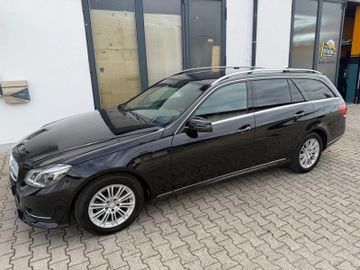 Mercedes E 220 - 1