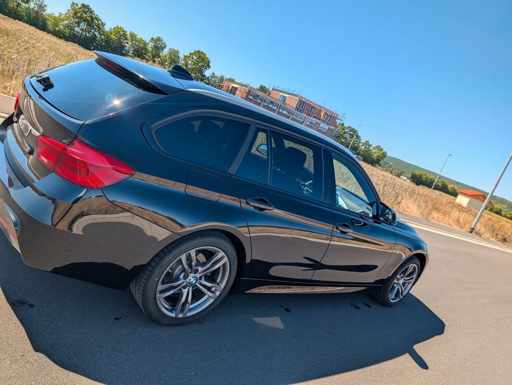 Image of BMW 320