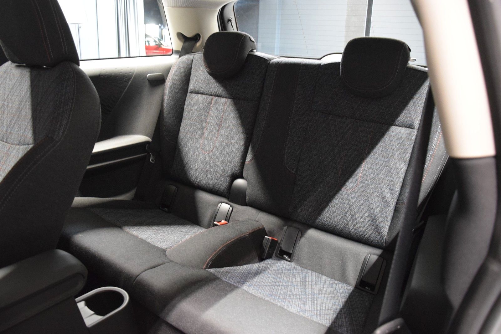 Fahrzeugabbildung MINI Cooper C Ambiente 2-Zonen LED Temp. SitzH.