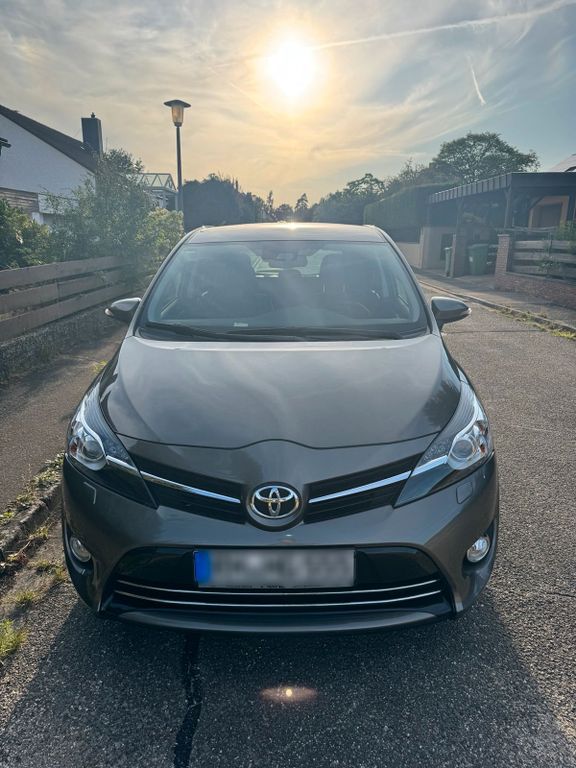Image of Toyota Verso-S