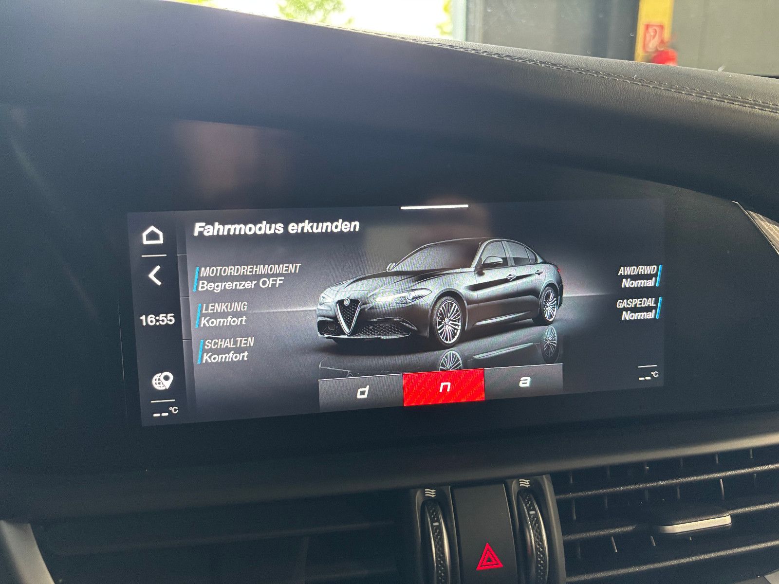 Fahrzeugabbildung Alfa Romeo Giulia Veloce Q4/ACC/MEMORY/KAMERA/NAVI/SOUND/