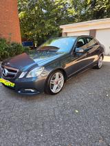 Mercedes-Benz E 250 CDI Avantgarde  BlueEfficiency  - graue Mercedes-Benz 250