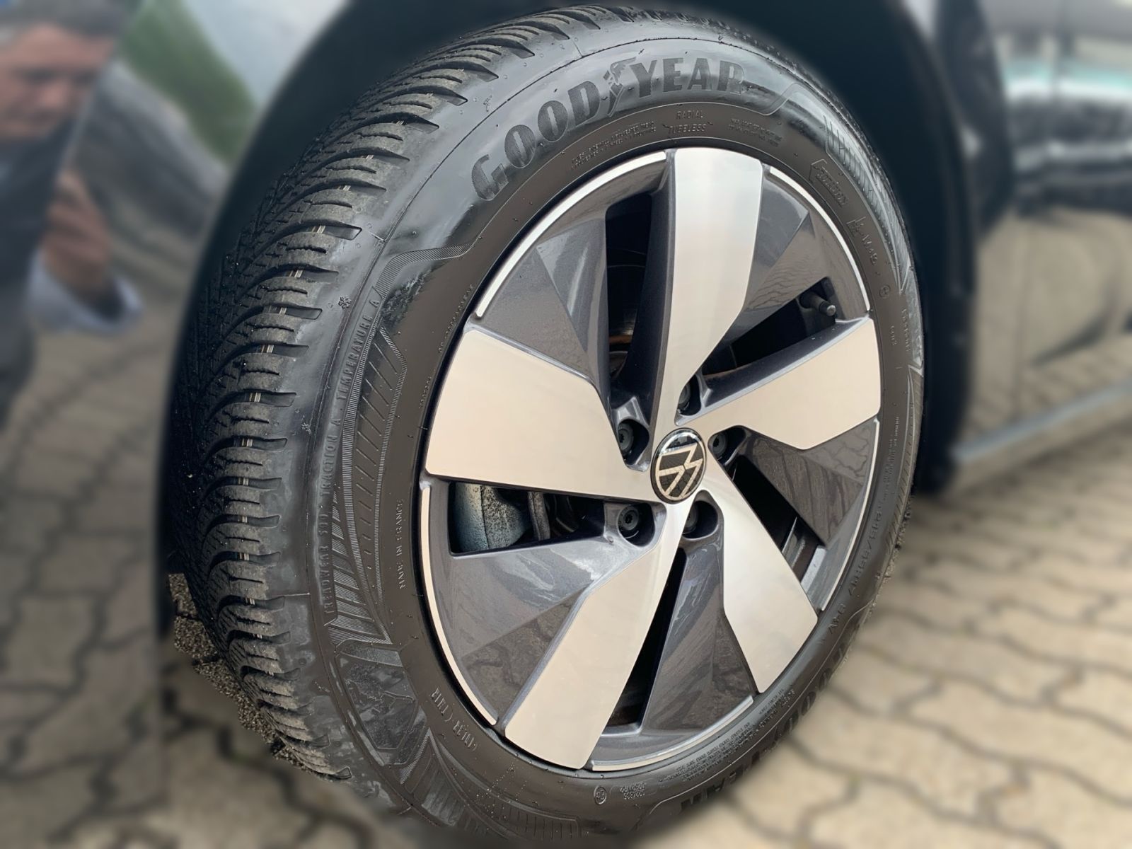 Fahrzeugabbildung Volkswagen Passat 2.0 TDI DSG Elegance Navi LED