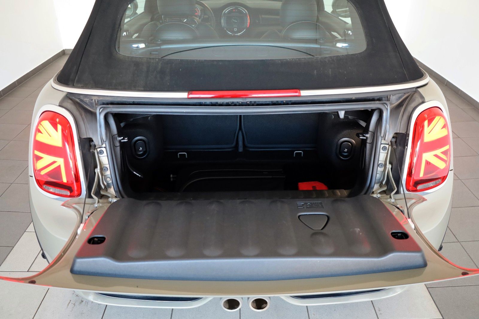 Fahrzeugabbildung MINI Cooper S Cabrio Leder,Navi,LED,Harman/K,Kamera