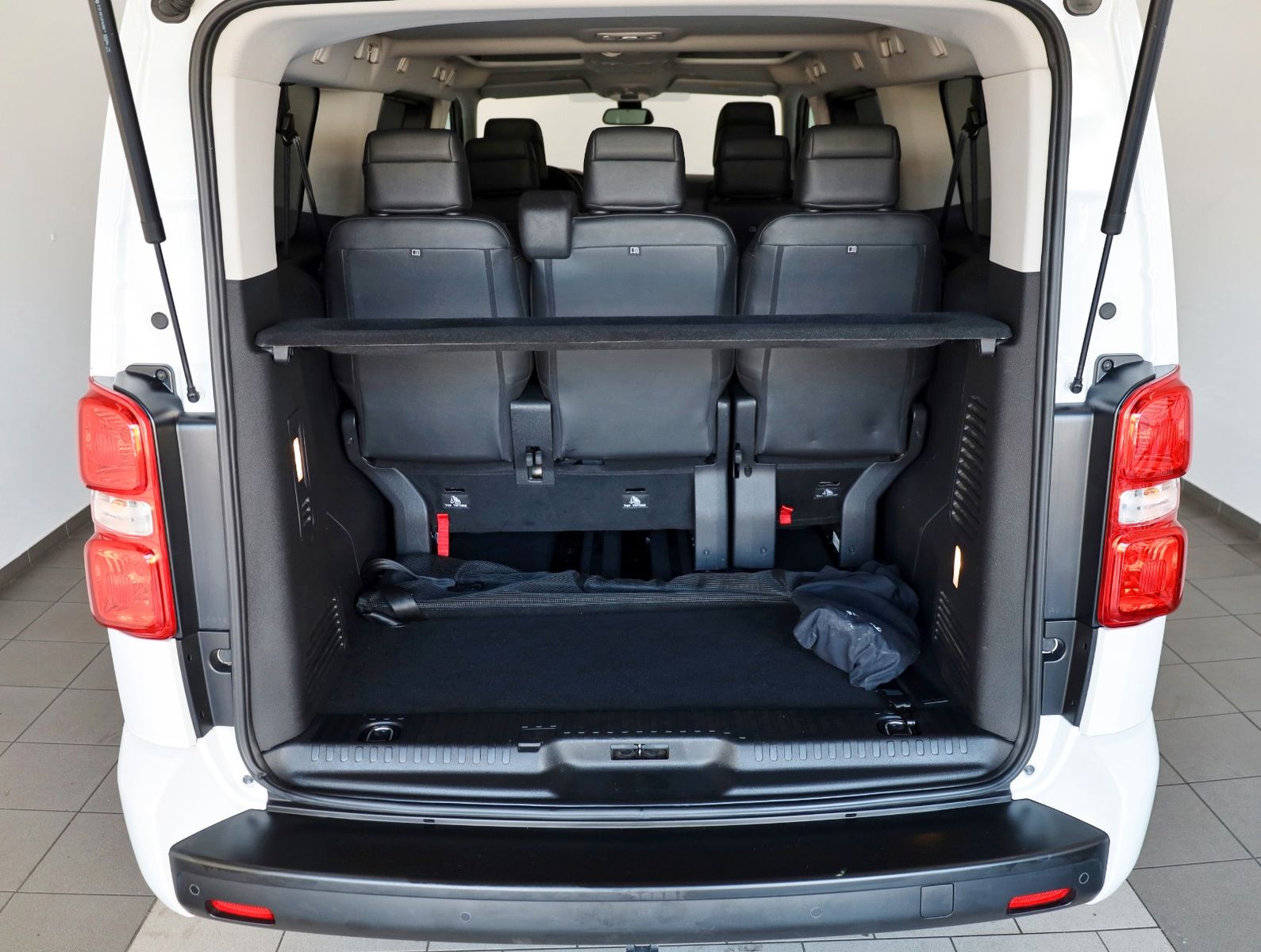 Fahrzeugabbildung Opel Zafira Life Elegance L,Leder,Navi,Pano,7Sitz,+WR