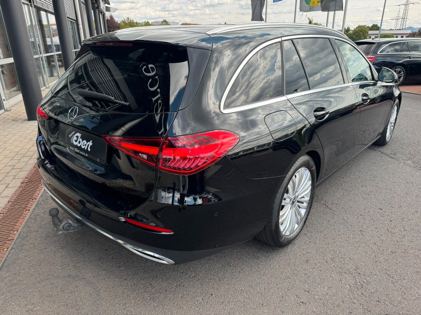Fahrzeugabbildung Mercedes-Benz C 200 d T Avantgarde AHK+R-Kamera+Ambiente+Carp