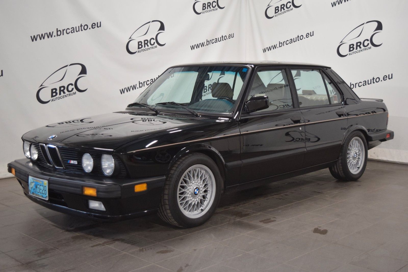 BMW M5 E28