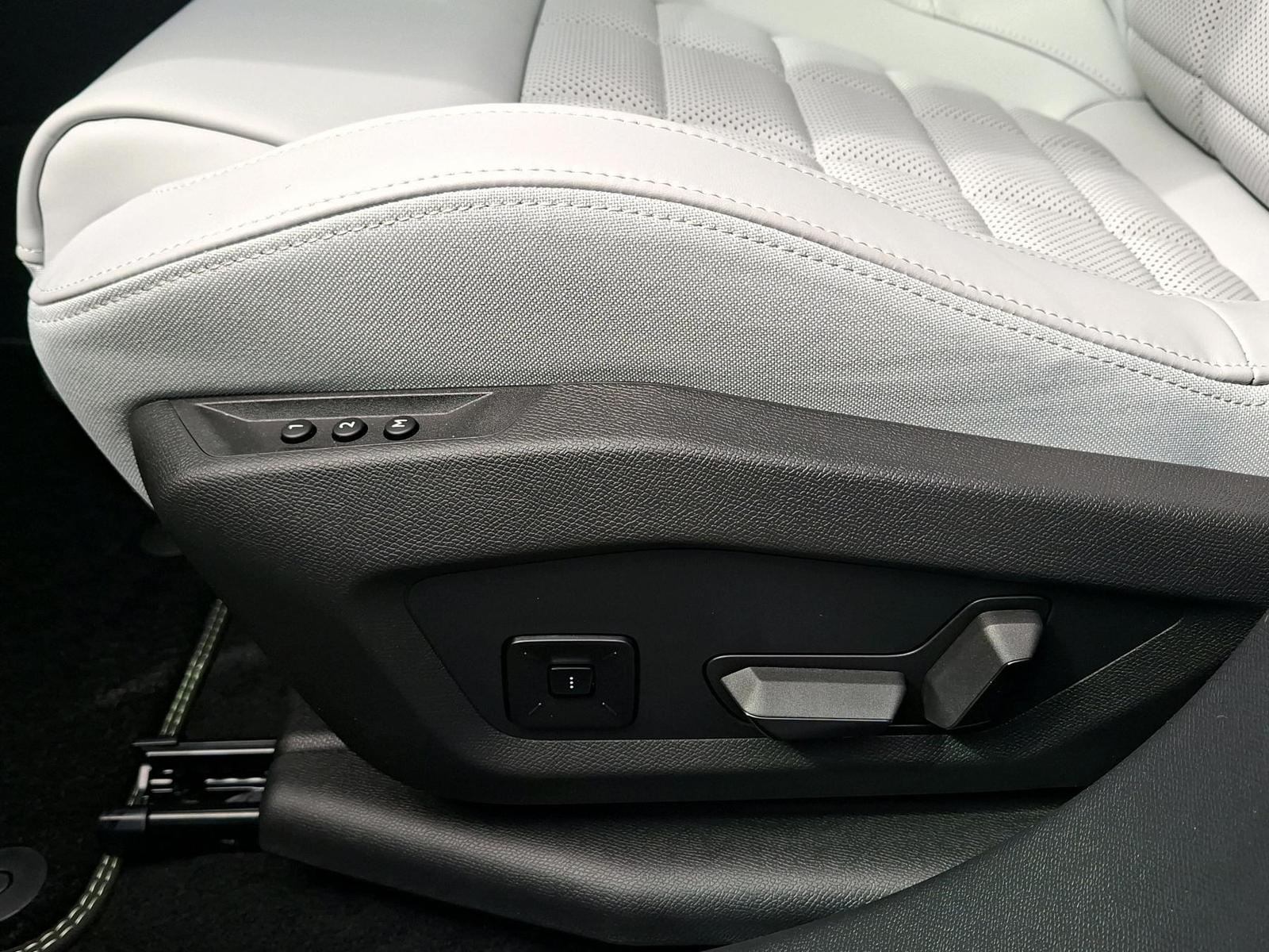 Citroën C5 Aircross Team D Hybrid 145 e-DSC6 Kamera Navi