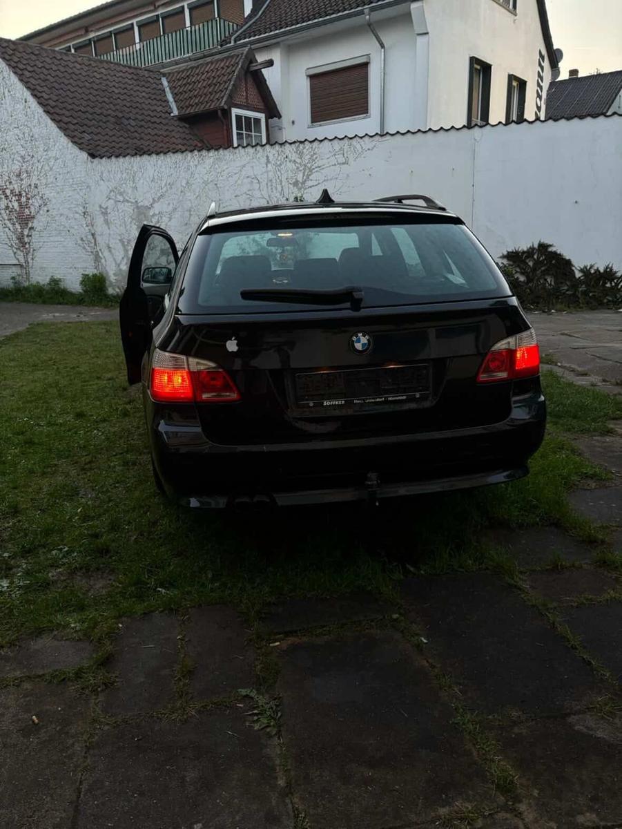 BMW 525 2005 — салон