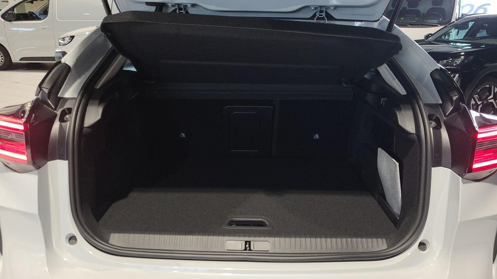 Fahrzeugabbildung Citroën C4 Max Hybrid 136 PS AT