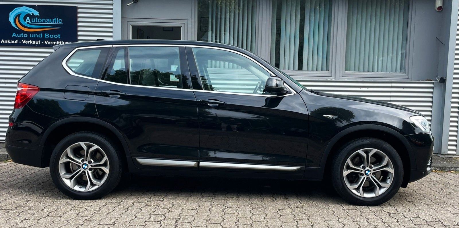 Fahrzeugabbildung BMW X3 xDrive 30d xLine SAG LEDER NAVI LED 360° 1.Hd