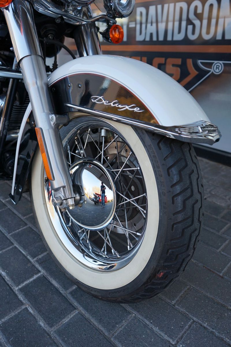 Fahrzeugabbildung Harley-Davidson Softail Deluxe 88CUI - Twin Cam - Neuwertig